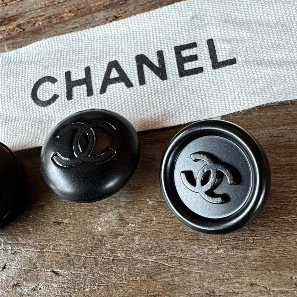 Chanel authentic assorted buttons‎ lot of 4